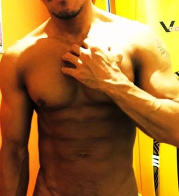 「メンズボディワークス」の写真